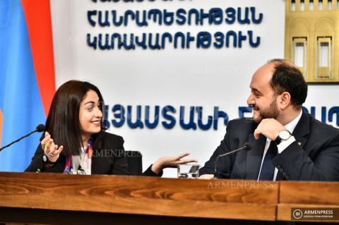 Conférence de presse du ministre de l'Éducation, des Sciences, de la Culture et des Sports Araik Haroutiounian