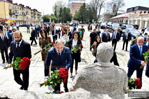 Armenia, Artsakh leadership participate in May 9 celebrations 