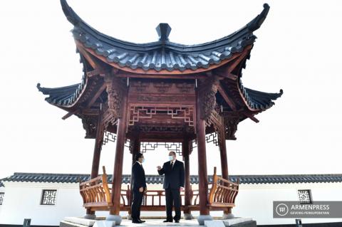 President Armen Sarkissian visits new Chinese embassy building 