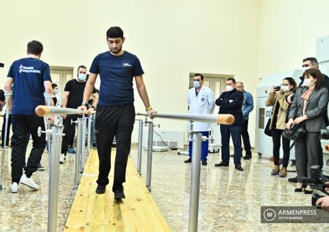 Wounded Artsakh war veterans take symbolic first step with 
prosthetics  