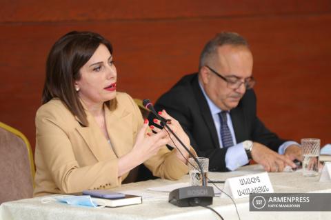 Meeting of acting Healthcare Minister Anahit Avanesyan with 
medical workers