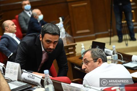 Ermenistan Parlamentosu, Hükümet programını ele almaya devam ediyor