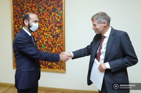 New Belgian Ambassador presents copies of credentials to FM 
Ararat Mirzoyan