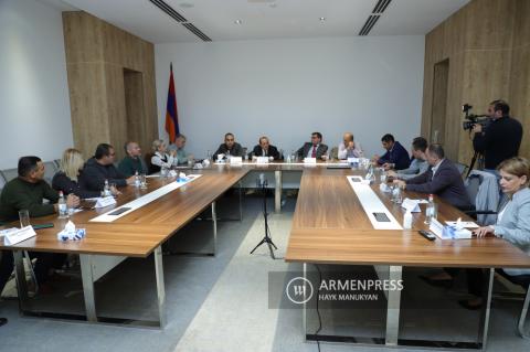 Round-table discussion on "Iran's activation and hot regional 
developments"