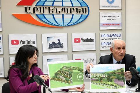 Dendrologist Artsvi Grigoryan from Yerevan City Hall's 
Landscaping and Environmental Protection agency delivers 
press conference 