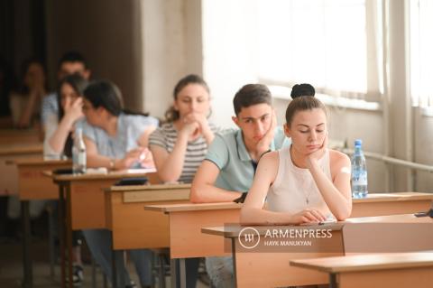 В старшей школе № 190 им. Гюльбенкяна стартовал 
единый экзамен по биологии
