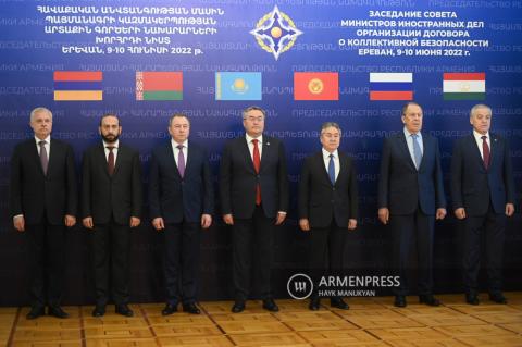 La séance du Conseil des ministres des Affaires étrangères des 
États membres de l'OTSC à Erevan