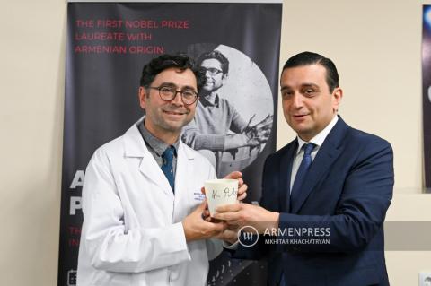 Armenian-American molecular biologist, neuroscientist, and 
Nobel Prize laureate Ardem Patapoutian visits Yerevan State 
Medical University’s “COBRAIN” Scientific-Educational Center 
for F