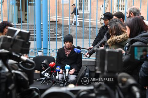 Advisor to State Minister of Artsakh Artak Beglaryan starts 
indefinite sit-in outside UN Office in Yerevan 