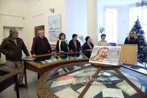 В ​​Ереване выставкой было отмечено 300-летие Саят-
Новы