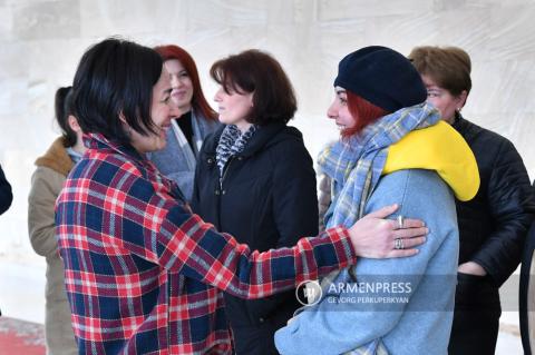 Minister of Education, Science, Culture and Sport Zhanna 
Andreasyan visits children from Nagorno Karabakh stranded 
in Goris after Azeri blocking of Lachin Corridor 