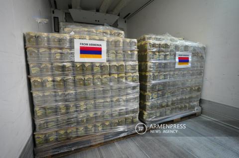 أرمينيا ترسل شاحنات محملة بالمساعدات الإنسانية إلى تركيا عبر الحدود