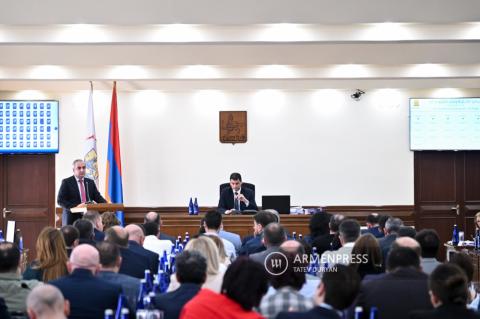 2-е заседание 10-ой сессии Совета старейшин Еревана