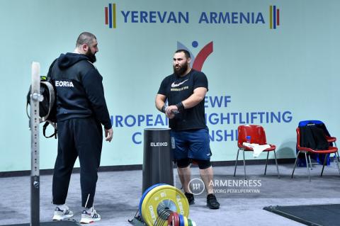 Женские и мужские команды Армении по тяжелой атлетике проводят последние тренировки перед выступлениями на чемпионате Европы