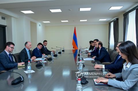 Armenian Foreign Minister Ararat Mirzoyan holds meeting 
with UK Minister for Europe Leo Docherty