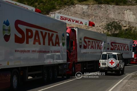 Օր 3֊րդ. Արցախ հումանիտար բեռ տեղափոխող ավտոշարասյունը դեռ Լաչինի միջանցքի մոտ է