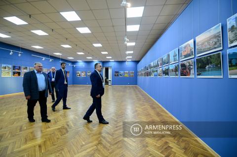Заместитель министра ОНКС РА Карен Гилоян в рамках 
игр СНГ посетил выставку совместных фотографий 
"Арменпресс" и "БелТА"