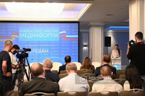 Yerevan'da Ermeni-Rus medya forumu düzenlendi