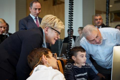 Litvanya Başbakanı Tumo Yaratıcı Teknolojiler Merkezini ziyaret etti