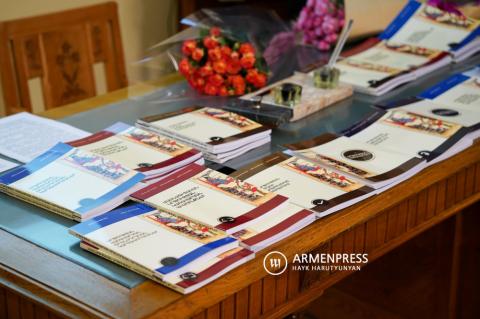 Présentation des livres "Principes de base de la 
Gestion de la formation professionnelle", "Réglementation 
législative de la gestion de l'éducation", 
Gestion financière dans les établis