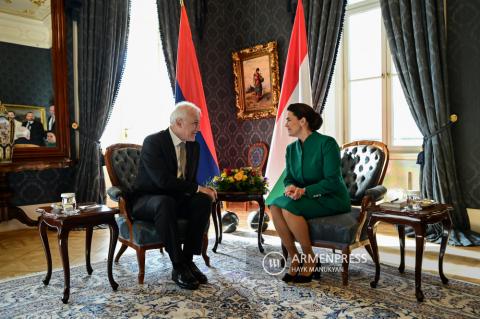 亚美尼亚总统瓦哈根·哈恰图尔扬会见匈牙利总统卡塔林·诺
瓦克