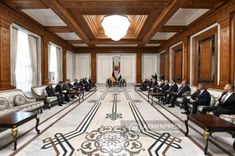 Reunión del presidente de Armenia, Vahagn Khachaturyan y 
el presidente de Irak, Abdul Latif Rashid, en Bagdad