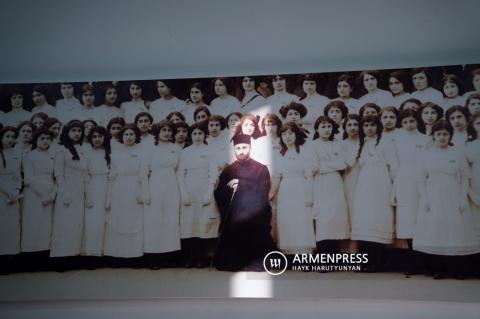 Inauguración de la exposición temporal "El cuarteto 
Komitas-100" en el Museo de Literatura y Arte 