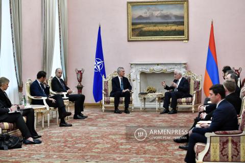 Rencontre entre le président Vahagn Khatchatourian et le 
secrétaire général de l'OTAN Jens Stoltenberg 