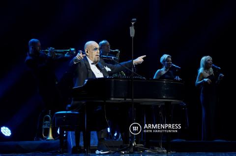 Mikhail Choufoutinski fête son 75e anniversaire
à Erevan