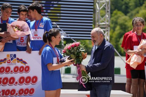 Carrera de obstáculos por equipos de la Copa del Primer 
Ministro de Armenia