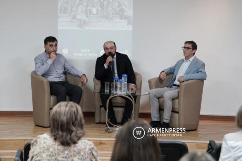 Inauguración de la conferencia internacional "Escuela 
Arqueológica de Ani"