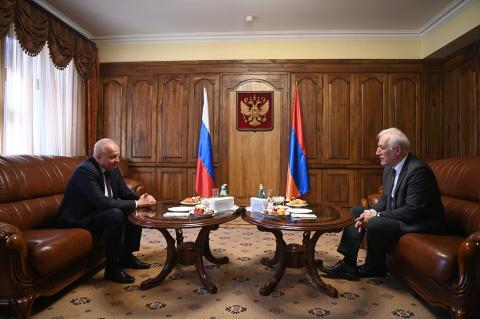 Armenian President visits Russian Embassy on the occasion of Russia Day