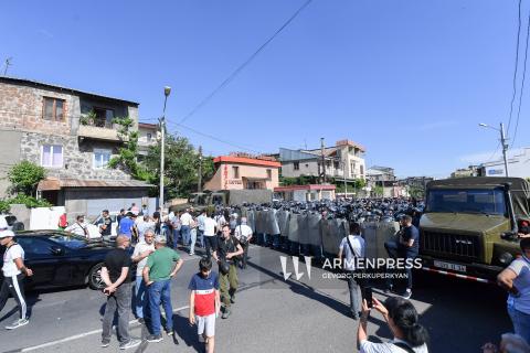 Բաղրամյան, Դեմիրճյան և Պռոշյան փողոցներից բերման է  ենթարկվել բողոքի ակցիայի 60 մասնակից․ ՆԳՆ