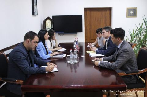 ЗПЧ Армении и представитель Госдепартамента США обсудили вопрос защиты прав вынужденных переселенцев из Нагорного Карабаха
