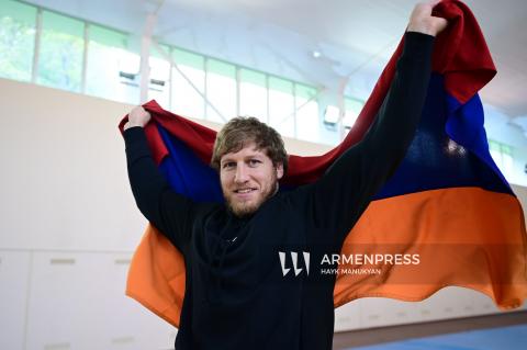 برنامج"الأولمبيون" عن أولمبياد باريس 2024 لأرمنبريس يحاور البطل الأرمني الأسطوري بطل أوروبا 7 مرات وبطل العالم 4 مرات والبطل الأولمبي آرتور ألكسانيان