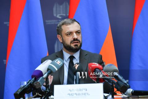 گئورگ پاپیان؛ وزیر اقتصاد جمهوری ارمنستان در چارچوب کنفرانس مطبوعاتی گزارشی از جمع بندی 100 روز اول کاری خود در این سمت را ارائه کرد.