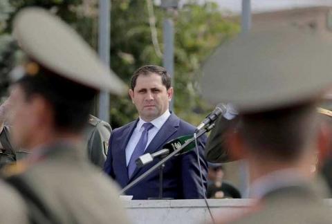 Déplacement de travail du ministre de la Défense arménien en France