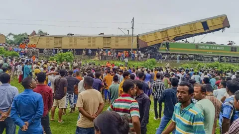 Death toll from train collision in India has increased to at least 15
