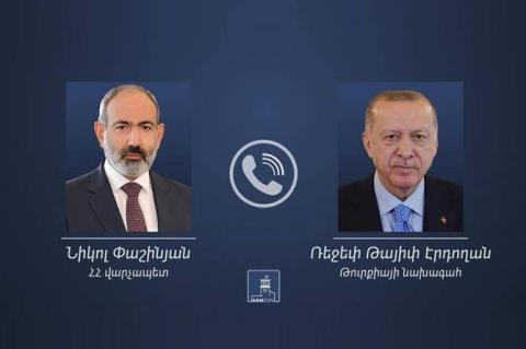 帕希尼扬总理与土耳其总统进行了电话交谈