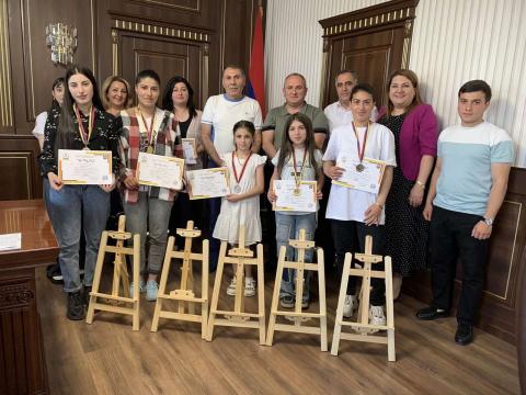 Учащиеся художественной школы имени Комитаса Карапетяна в Варденисе получили призы