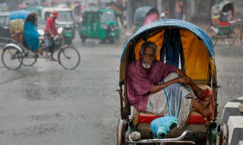 Հնդկաստանի երեք նահանգներում հորդառատ անձրևների պատճառով վտանգի կարմիր մակարդակ է հայտարարվել
