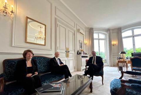Секретарь Совета безопасности Армении и дипломатический советник президента Франции обсудили вопросы армяно-французских отношений