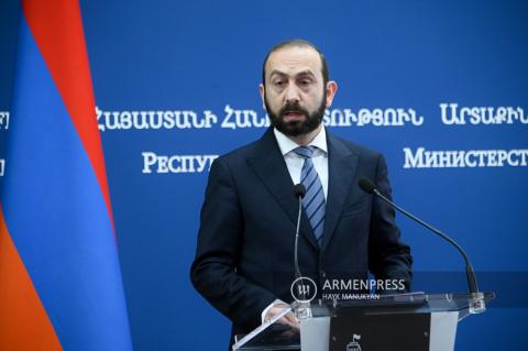 الوزير ميرزويان يؤكد أن يريفان مستعدة لاستكمال مسودة معاهدة السلام المقرر توقيعها مع باكو خلال الشهر المقبل