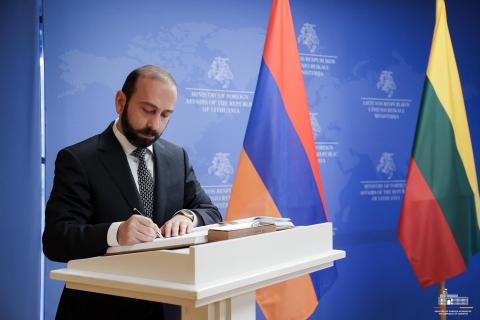 Le ministre arménien des Affaires étrangères a exprimé l'espoir que sa visite en Lituanie donnerait un nouvel élan aux relations entre l'Arménie et la Lituanie
