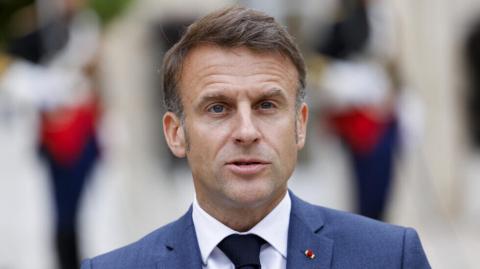 Macron: l'armée française ne participera pas aux hostilités en Ukraine dans un avenir proche
