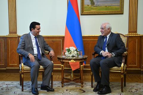 Le Président de la République d'Arménie a reçu le Chargé d'Affaires de l'Irak