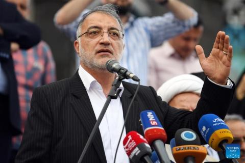 Мэр Тегерана заявил о снятии своей кандидатуры с выборов президента Ирана