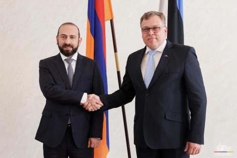 Ararat Mirzoyan et le président du Parlement estonien ont discuté des développements régionaux