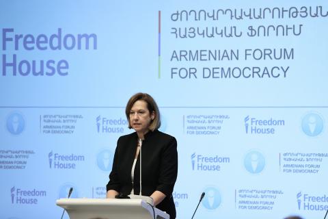 Cristina Quinn: les Etats-Unis évaluent le développement de la démocratie en Arménie