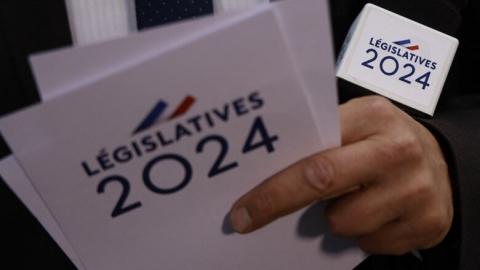 Ֆրանսիայում խորհրդարանական ընտրությունների երկրորդ փուլին ընդառաջ  մոտ 100 թեկնածու ինքնաբացարկ է հայտնել